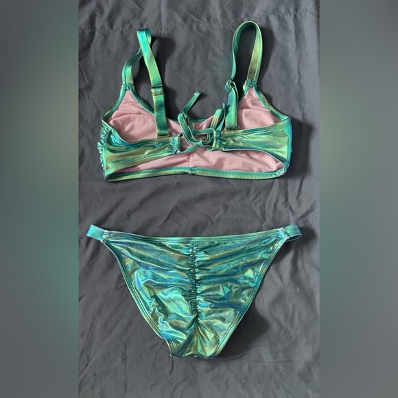 Bikini Set - Picture 2 of 2